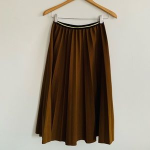 COPY - 3/$20 Pleaded A line skirt in Size XS/S